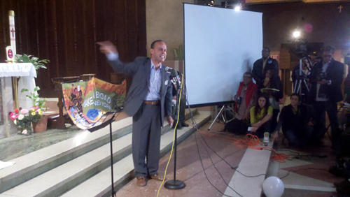 U.S. Rep. Luis Gutiérrez speaking at a rally for the DREAM Act in Brooklyn, NY - Photo: Catalina Jaramillo