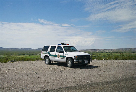 Border Patrol truck - Photo: esteban_/flickr