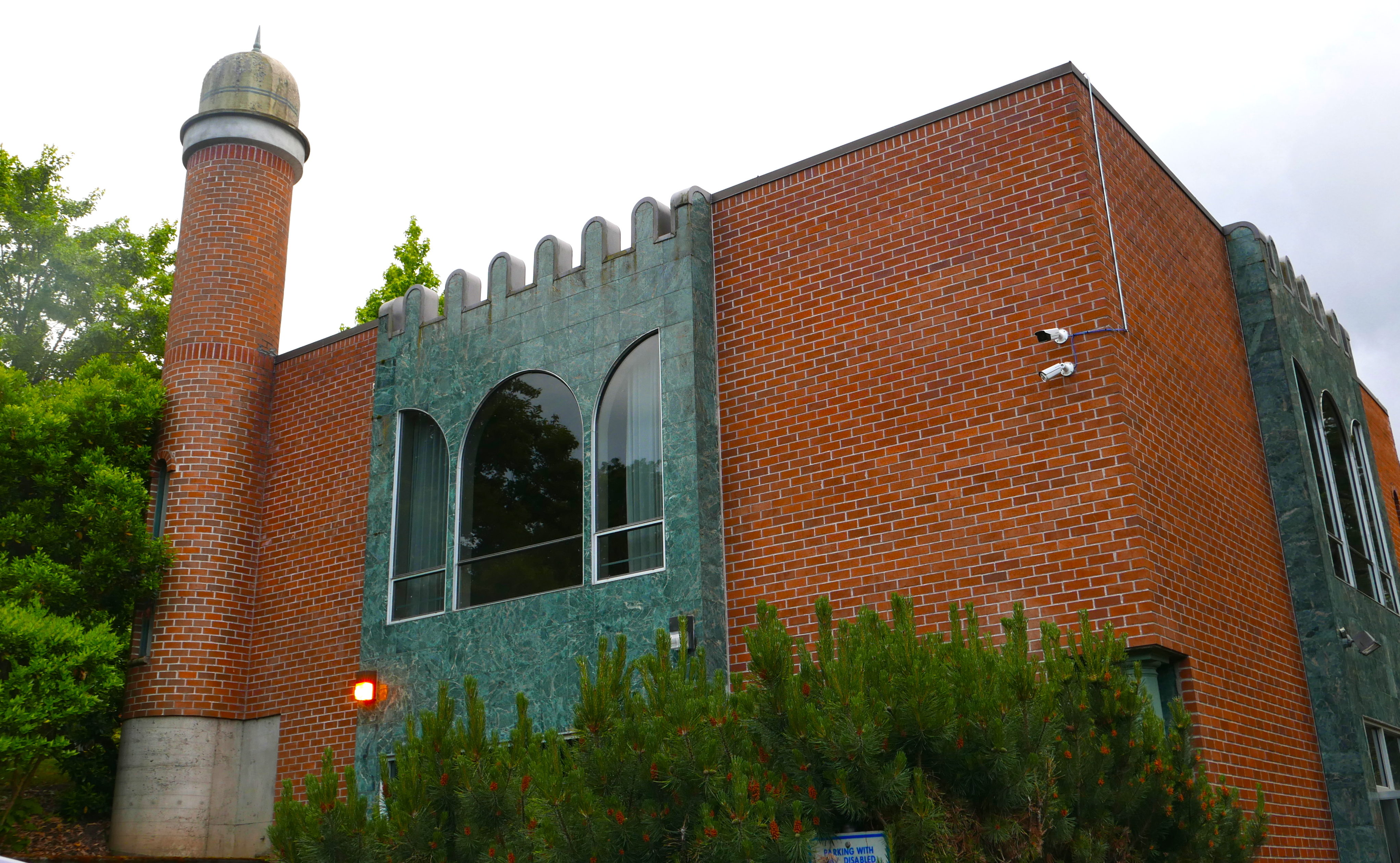 external shot of the Ahmadiya mosque of Portland